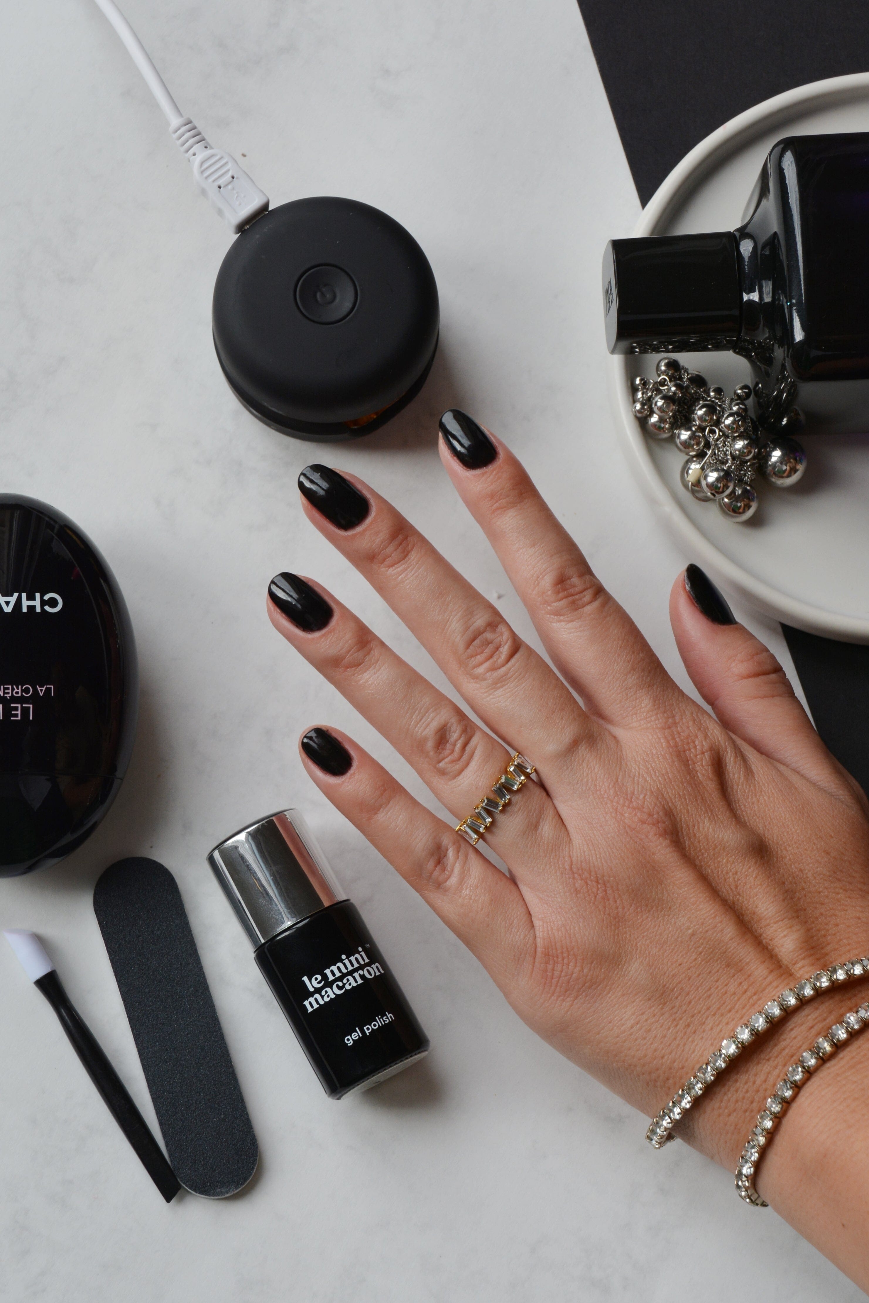 The Coolest 2024 Winter Nail Trends - Le Mini Macaron Europe