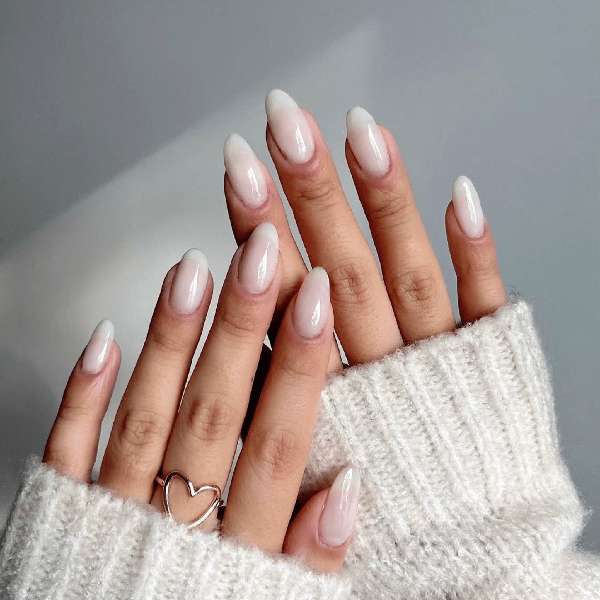 Milky Nails: The manicure that will sweep this summer