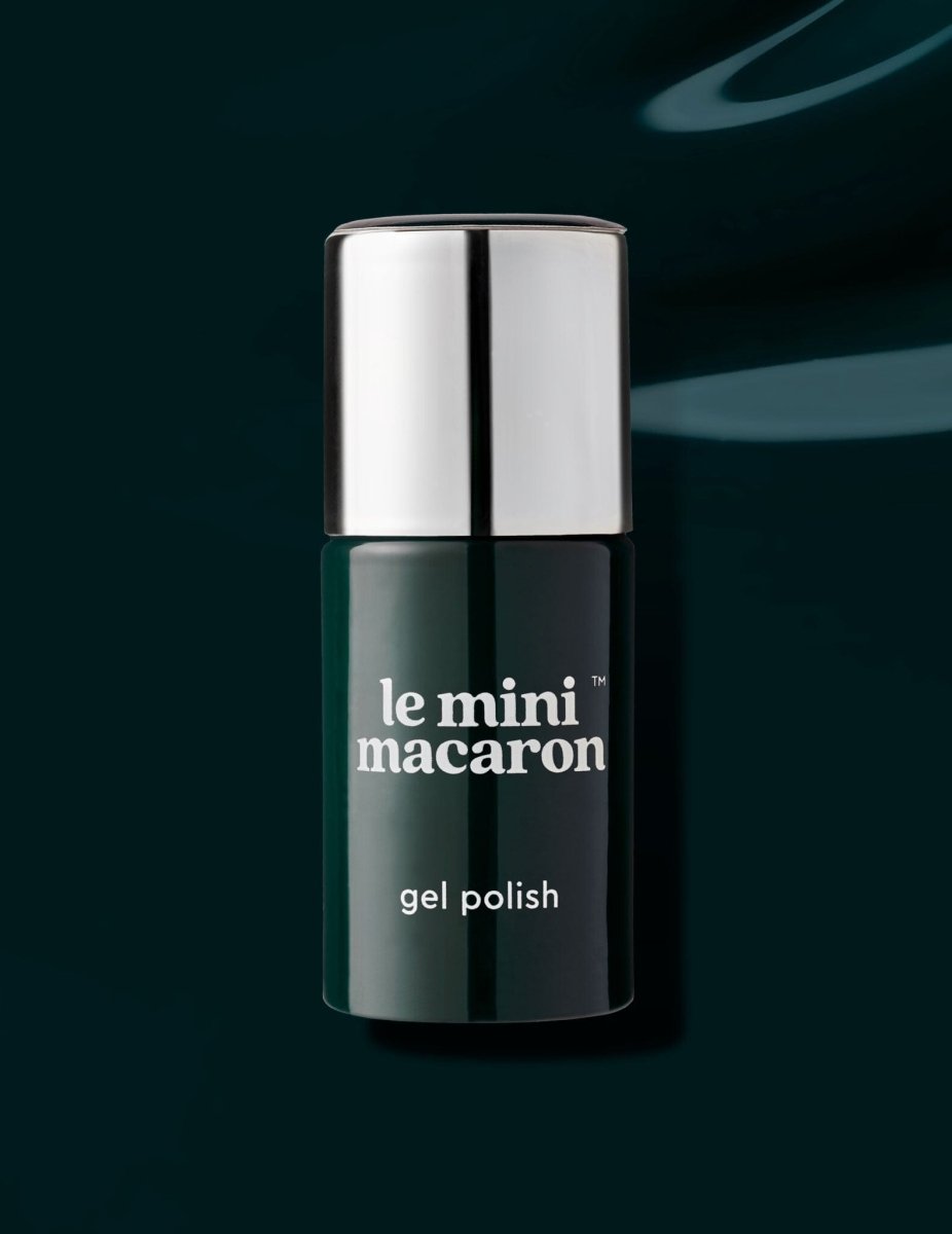 Wintergreen deep dark forest green gel polish bottle